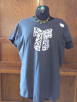 Snow Leopard Bow Ladies Dark Gray T-Shirt with Necklace Set - FayZen's Kreations